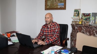 Photo de Hassan Nait Amara, responsable du magazine Indjazat :« On y trouve à Indjazat ce que manque à Google : l’information fraîche »