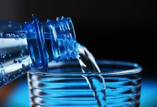 Photo de Bouteilles d&rsquo;eau en plastique exposées au soleil : un danger sanitaire à prendre au sérieux