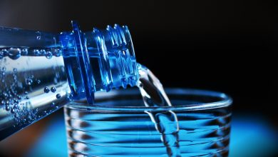 Photo de Bouteilles d&rsquo;eau en plastique exposées au soleil : un danger sanitaire à prendre au sérieux